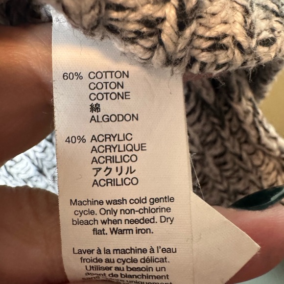 Gap Women’s‎ Medium Black/White Crewneck Knit Sweater - Picture 2 of 5